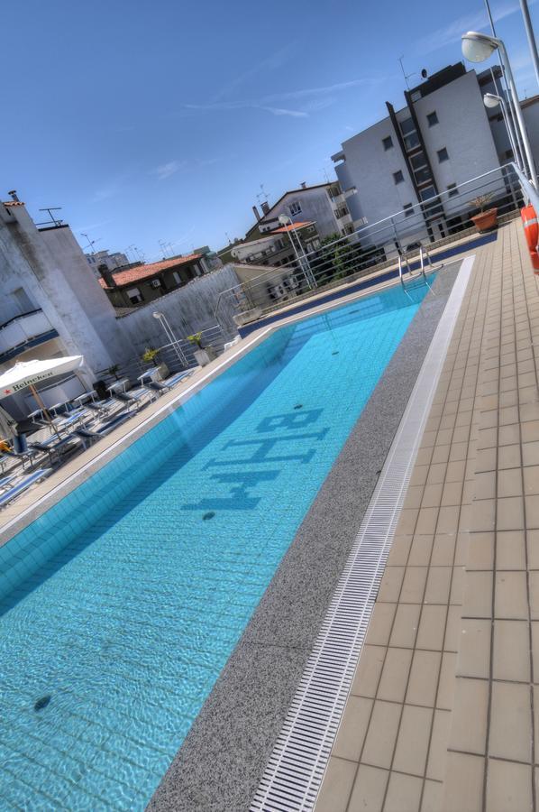 Hotel Blue Marine Линяно Сабиадоро Екстериор снимка