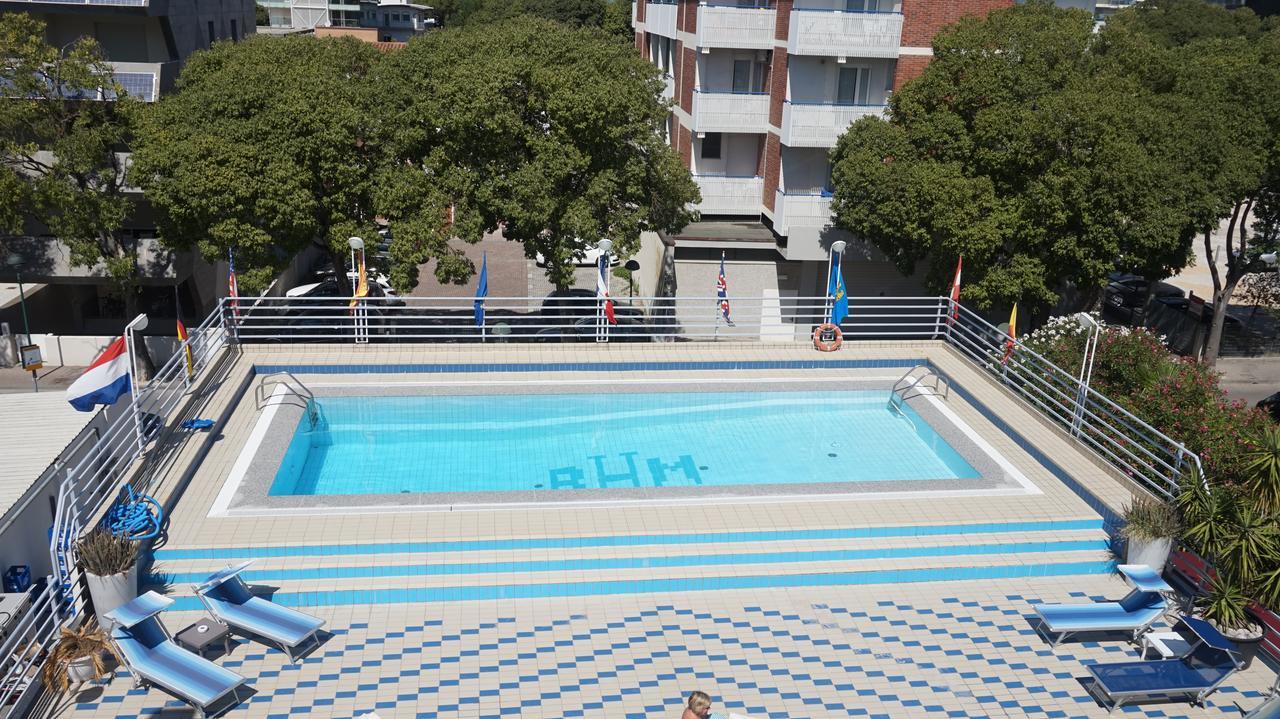 Hotel Blue Marine Линяно Сабиадоро Екстериор снимка