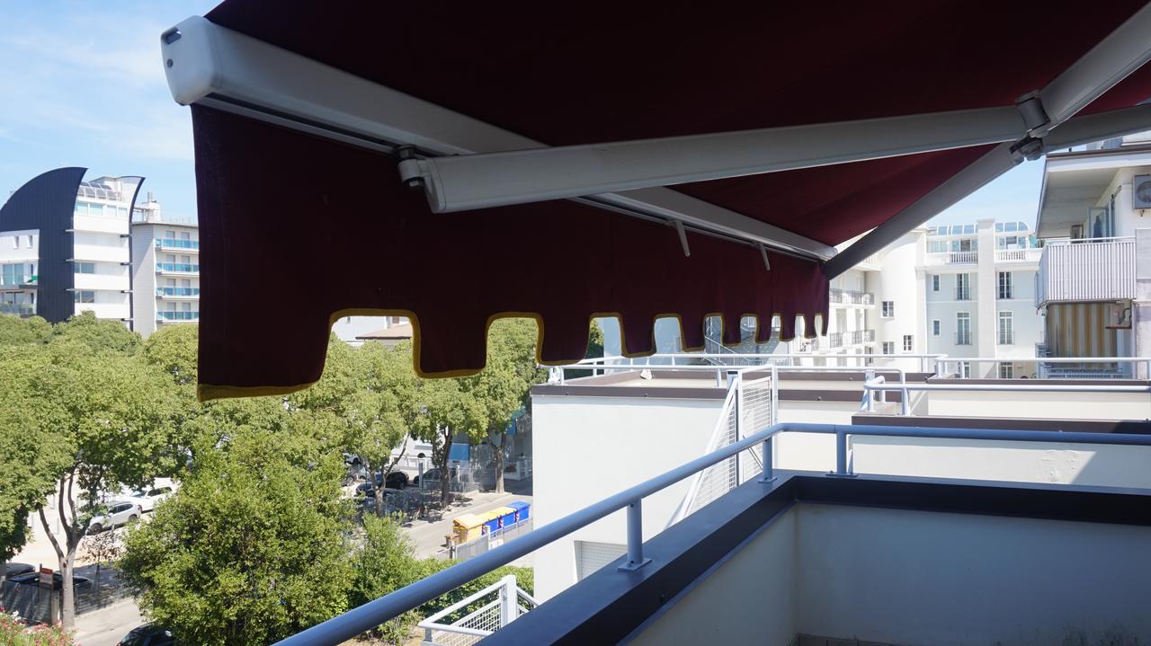 Hotel Blue Marine Линяно Сабиадоро Екстериор снимка